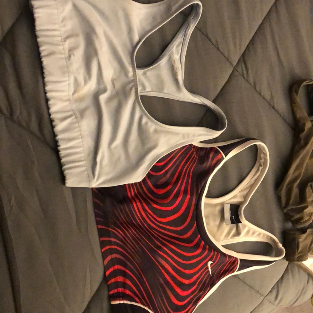Nike xs sports bras